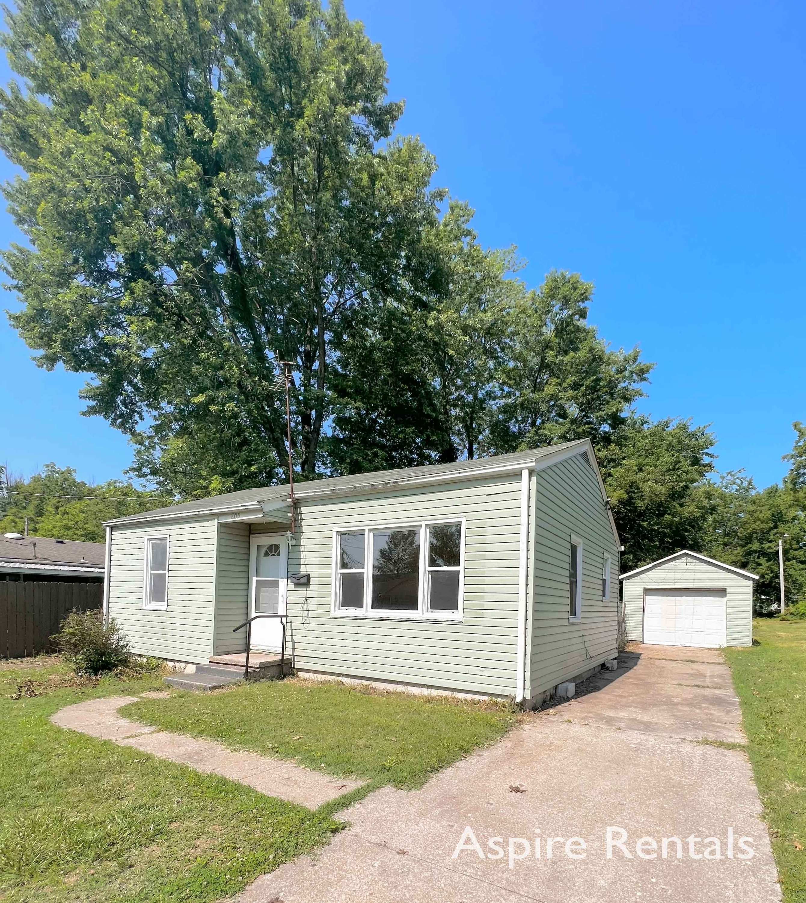 805 Jewell Ave