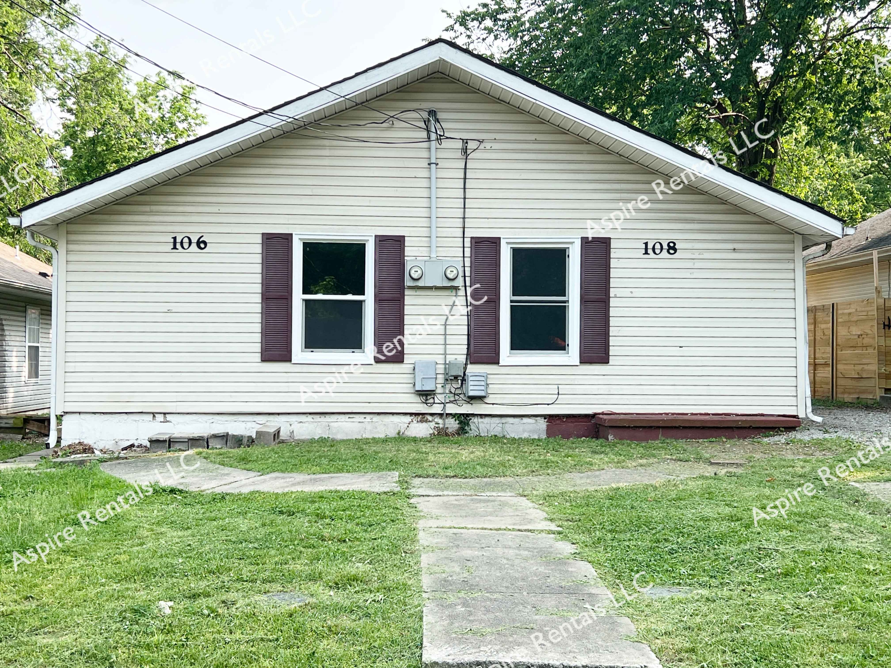 106 Oak St